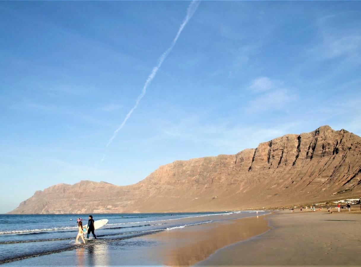 Canaryislandshost L Surf Lanzarote Famara Exterior photo