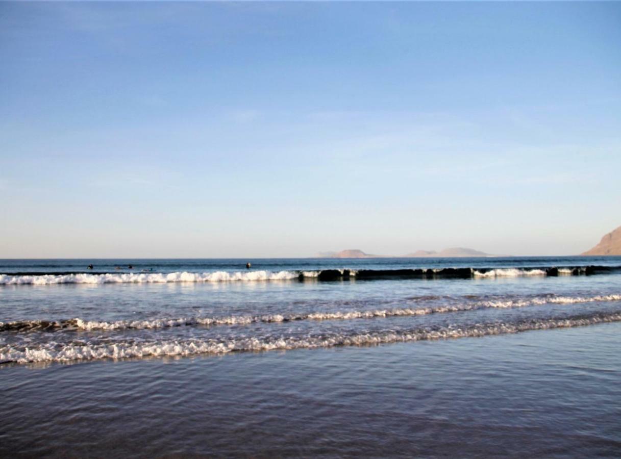 Canaryislandshost L Surf Lanzarote Famara Exterior photo